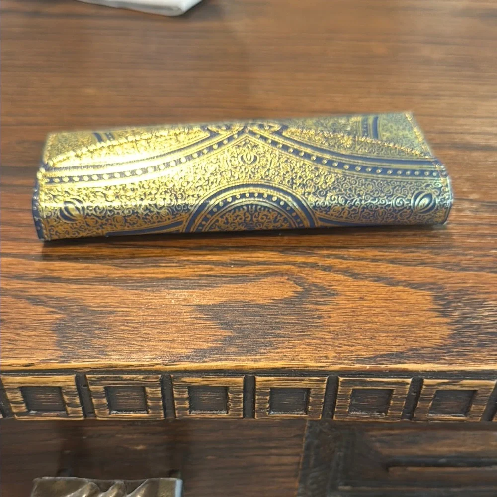 Vintage 1960’s Revlon Gold & Blue Grooming kit. Ground Leather